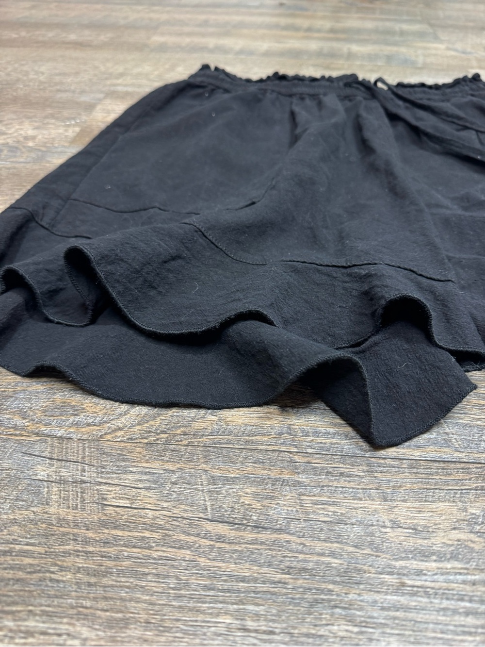 Black Linen Blend Ruffle Hem Drawstring Shorts SZ M - Picture 7 of 15